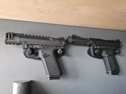 Airsoft Pistol wall mount 