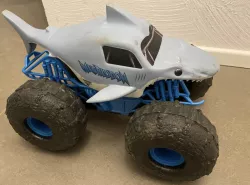 Megalodon RC Gear and Axis