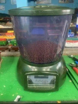 Fish Feeder scraper
