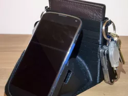 Nexus 4 Charging Dock - Plus keys and wallet