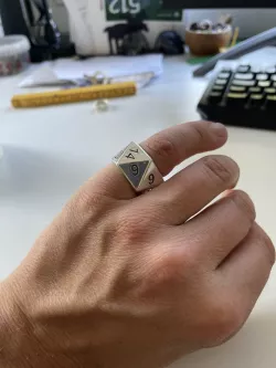 D20 Ring (eller T20 ring)