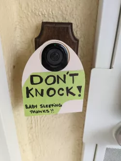 Google Nest Hanger