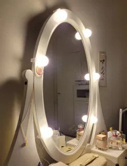 Hollywood style lights for Dressing table