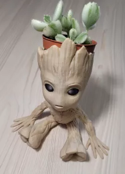 Baby Groot planter