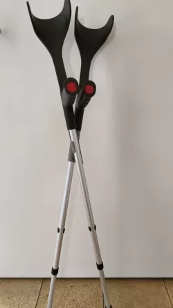 Krückenhalter / Crutch Holder