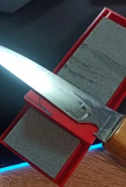 Knife sharpener 