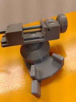 Pana-Vise For Small Circuit Card Soldering