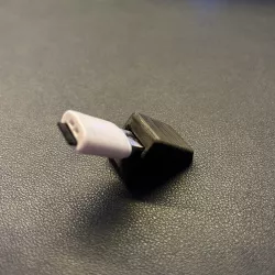 Magnetic USB Stand