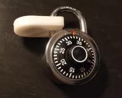 Padlock coin holders for lockpicking challenges (CTF)
