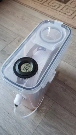 Single spool dry-box