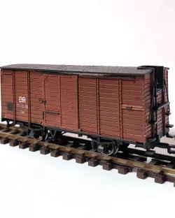 H0m 1000mm narrow gauge boxcar 99-02-25 (1/87 scale)