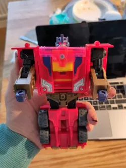 Pyro Ignacious Spark - Pelvis replacement - Transformers G1