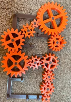 Survivor Spinning Gears Puzzle 1