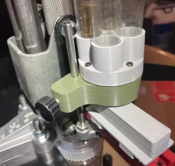 Lee APP Universal Case Feeder