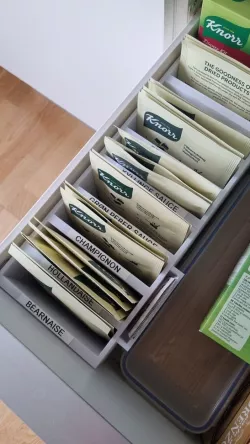 Knorr's Sauce Storage/Holder