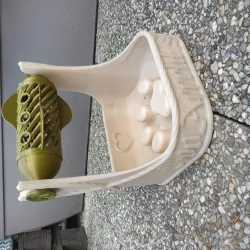 Cat food dispenser