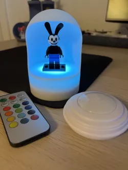 MiniFigure Holder with LED