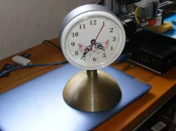pilar stand clock