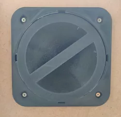 Twist-lock hose plug