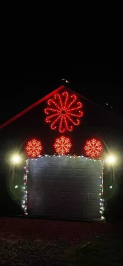 candy cane wreath hub