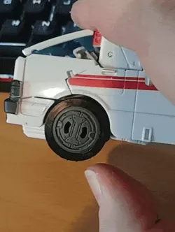 Earthrise and Siege Ratchet and Ironhide Wheel Upgrade kit