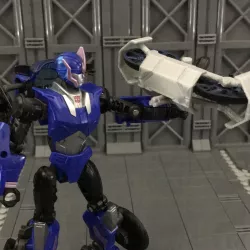 Legacy Prime Arcee Energon Drone
