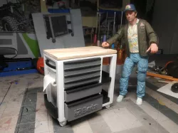 scaled BETA TOOLS Mobile roller cab/ TOOLBOX  for scale garage