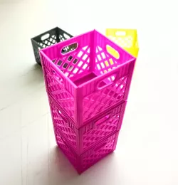 Assemblable and rakeable Milk Basket