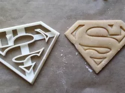 COOKIE CUTTER - SUPERMAN COOKIES