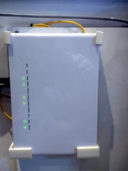 Customizable router wall mount (ZTE ZXHN F680)