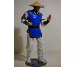 Mortal Kombat 2 Raiden Statue