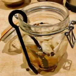 Pickles picker tongs