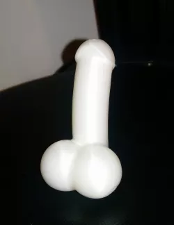 Toothpaste cap penis