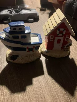 BEACH HOUSE AND BOAT