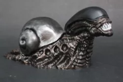 Snailien (snail-alien xenomorph mashup)