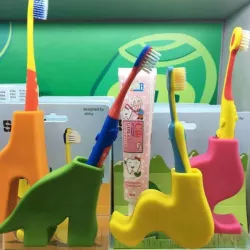 Toothbrush Holders / Toothbrush Holders