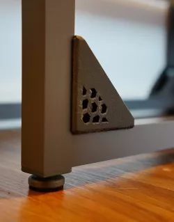 Furniture feet with height adjustment