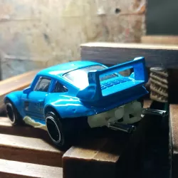 Porsche Engine Diecast Hot Wheels 1/64 Scale