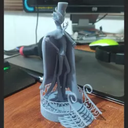 Stolas sculpture + base
