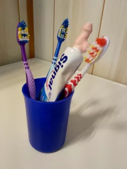 Zizi toothpaste cap