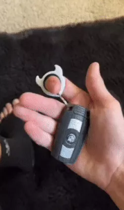 Devil Keychain Tiktok Spinner No Bearing Karambit