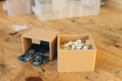 Small storage box