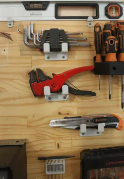 Universal tool wall bracket