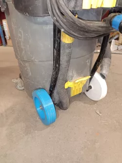 Wheel karcher Vacuum cleaner and high pressure cleaner