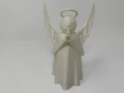 A 3D Printed Animated Angel Christmas Tree Topper.