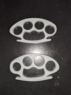 Cosplay Knuckle Duster