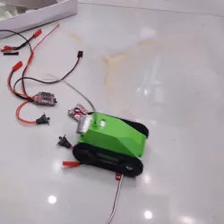 Mini tank robot v1