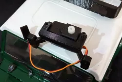 MN D90 servo axle mount