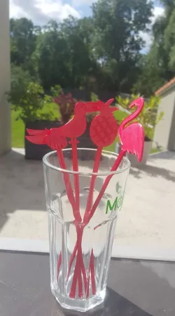 Cocktail shakers / stirrers x4