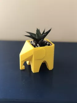 Low poly Elephant Planter
